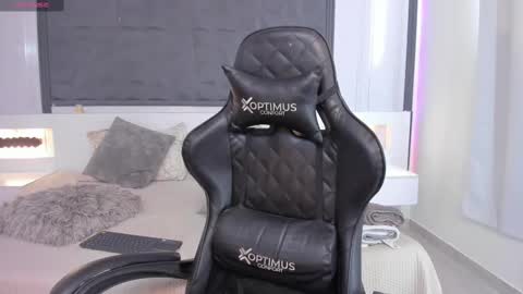  Sara Gomez  online show from 27, 2, 2025