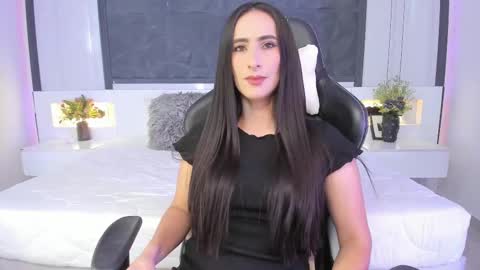  Sara Gomez  online show from 29, 9, 2025