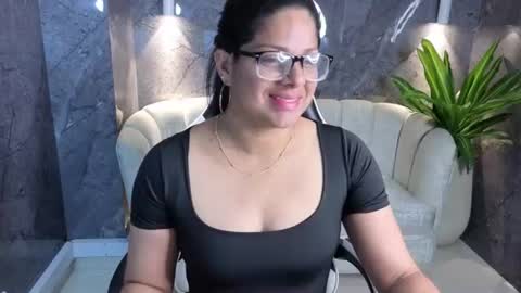 sarah_bay_tx online show from 5, 7, 2026