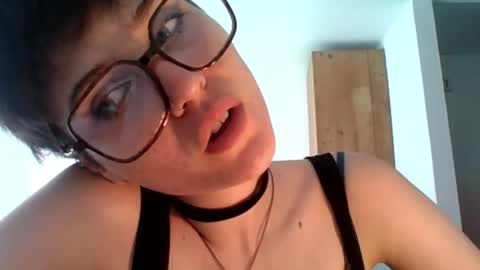 Snapshot of sarah_desire01 chatting on 1, 3, 2026 Sarah online show from 1, 3, 2026