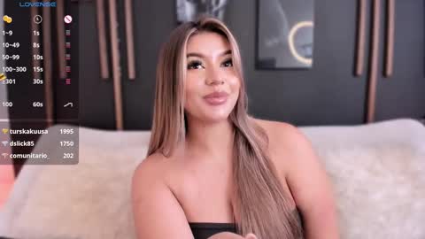 Snapshot of sarah_jacobbs chatting on 13, 2, 2025 online show from 13, 2, 2025