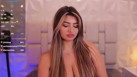 Snapshot of sarah_jacobbs chatting on 8, 3, 2025 online show from 8, 3, 2025