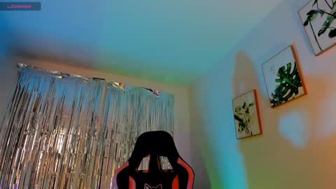 INSTAGRAM...sarah22 p online show from 2, 2, 2025