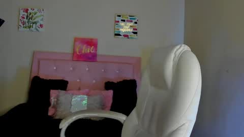 Sarah Ramirez online show from 5, 3, 2025