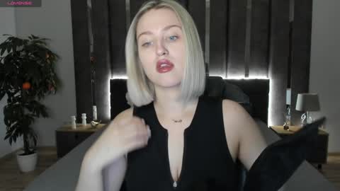 Snapshot of sarah_soul chatting on 15, 12, 2024 Sarah online show from 15, 12, 2024