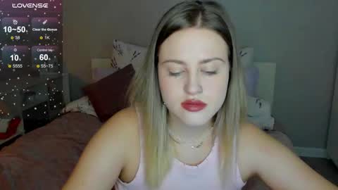 Snapshot of sarah_soul chatting on 8, 10, 2025 Sarah online show from 8, 10, 2025