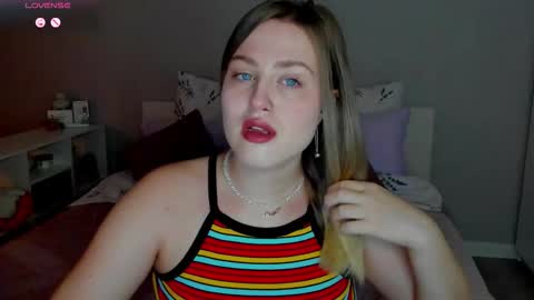 Snapshot of sarah_soul chatting on 10, 10, 2025 Sarah online show from 10, 10, 2025