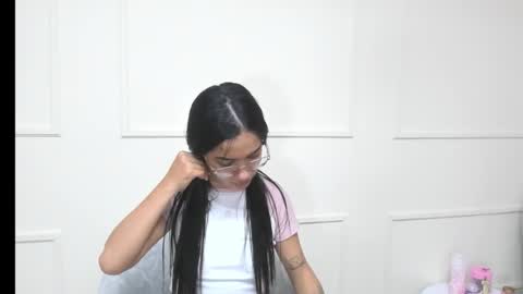 Snapshot of sarah_stone15 chatting on 14, 12, 2025 Sarah online show from 14, 12, 2025