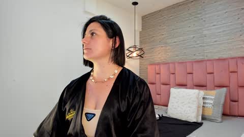 Sarah Deyvis online show from 23, 1, 2025