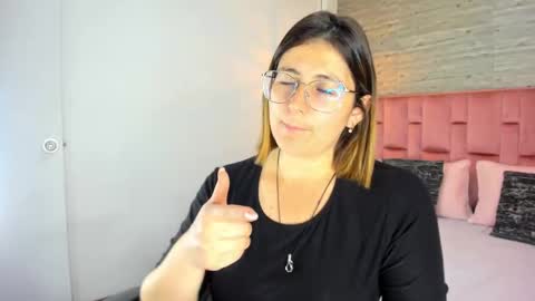 Sarah Deyvis online show from 18, 9, 2025