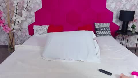 SarahEshley online show from 23, 12, 2024