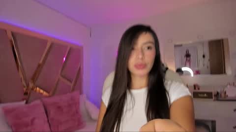 sarahhensoon online show from 5, 1, 2026