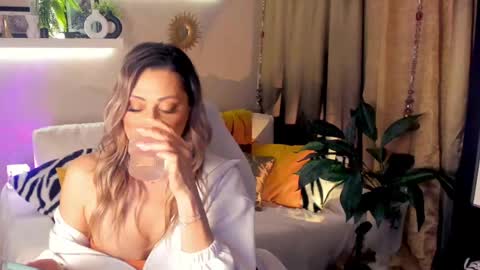 Divine Sarah NONUDE model online show from 10, 5, 2026