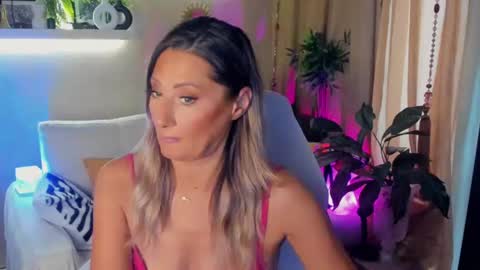Snapshot of sarahholly chatting on 17, 6, 2026 Divine Sarah NONUDE model online show from 17, 6, 2026