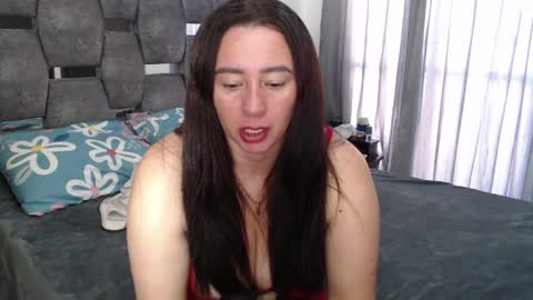 Snapshot of sarahott_1 chatting on 3, 5, 2026 Lia online show from 3, 5, 2026