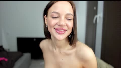 sarahphyllis online show from 18, 1, 2025