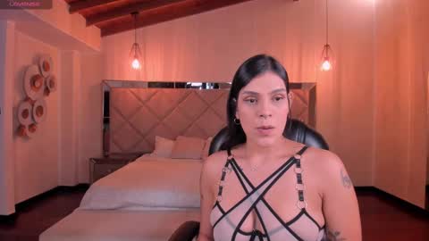 Sarah  independent model online show from 10, 9, 2025