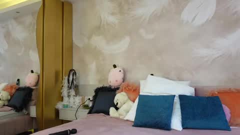 Snapshot of sarajennyfer chatting on 25, 5, 2026 Jenny online show from 25, 5, 2026