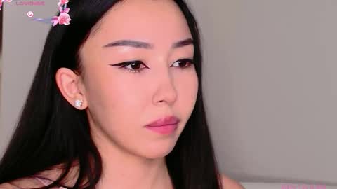 Mia online show from 6, 11, 2025