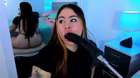 Snapshot of sararendon chatting on 4, 12, 2025 sararendon online show from 4, 12, 2025