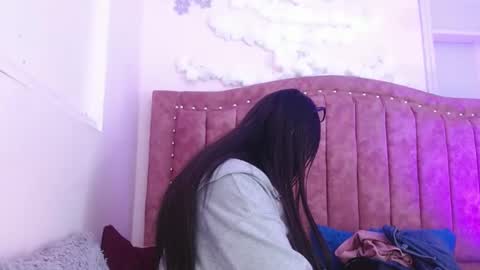 sarastonesx online show from 10, 1, 2025