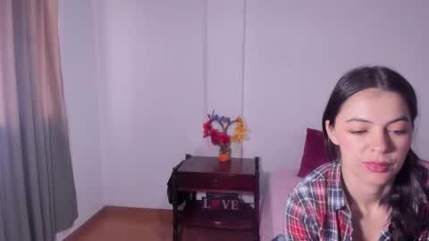 Snapshot of sarasweet_4 chatting on 17, 10, 2025 Sara online show from 17, 10, 2025