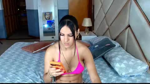 Sara Rivera online show from 28, 11, 2025