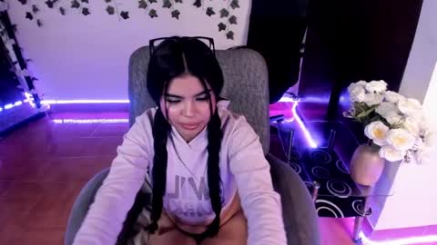 saray__jones online show from 17, 1, 2025