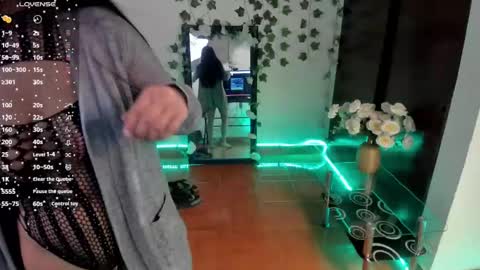 saray__jones online show from 6, 2, 2025