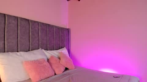 Sara Garcia online show from 6, 4, 2026