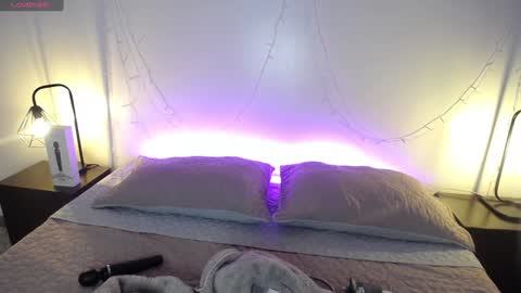 Sasha Brattz online show from 17, 12, 2024