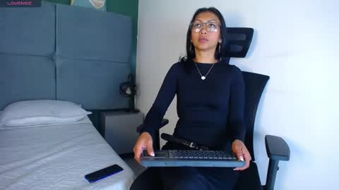 Sasha Brattz online show from 4, 3, 2025