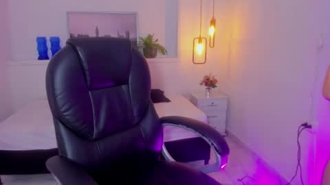 Snapshot of sasha_kendrick chatting on 4, 12, 2024 Sasha online show from 4, 12, 2024