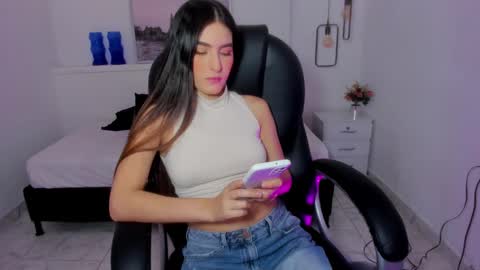 Snapshot of sasha_kendrick chatting on 11, 12, 2024 Sasha online show from 11, 12, 2024