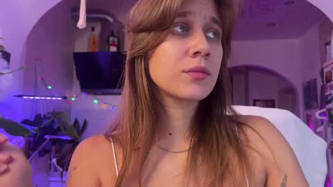 Alexandra Sasha in short online show from 22, 12, 2024