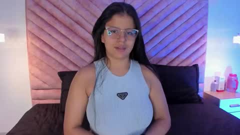 Snapshot of sasha_roldann chatting on 8, 10, 2025 Sasha online show from 8, 10, 2025