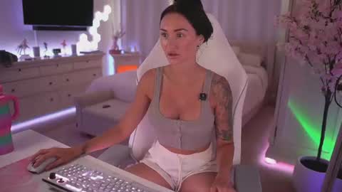 Snapshot of sashawest_official chatting on 15, 7, 2026 sashawest_official online show from 15, 7, 2026