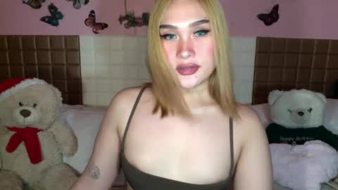 Snapshot of sassy_sarah19 chatting on 15, 12, 2024 Sarah Drews Super model online show from 15, 12, 2024