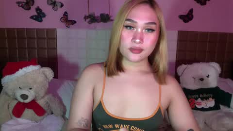 Snapshot of sassy_sarah19 chatting on 21, 12, 2024 Sarah Drews Super model online show from 21, 12, 2024