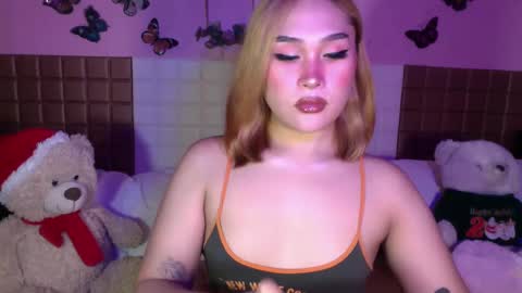 Snapshot of sassy_sarah19 chatting on 23, 12, 2024 Sarah Drews Super model online show from 23, 12, 2024