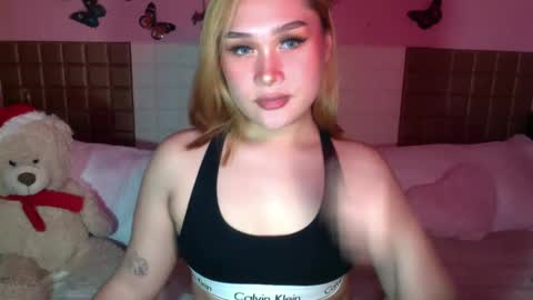 Snapshot of sassy_sarah19 chatting on 28, 12, 2024 Sarah Drews Super model online show from 28, 12, 2024