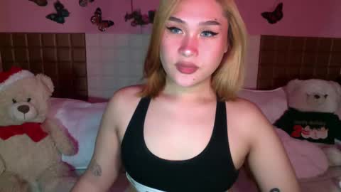 Snapshot of sassy_sarah19 chatting on 29, 12, 2024 Sarah Drews Super model online show from 29, 12, 2024