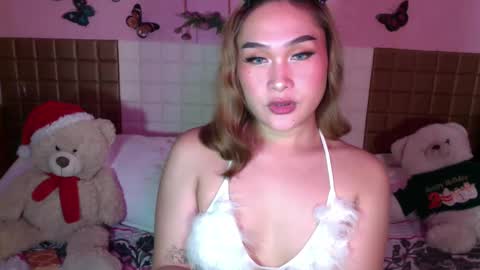 Snapshot of sassy_sarah19 chatting on 3, 3, 2025 Sarah Drews Super model online show from 3, 3, 2025