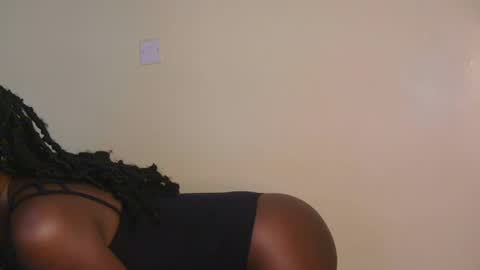 Snapshot of sassyleila chatting on 4, 7, 2026 sexxy one online show from 4, 7, 2026