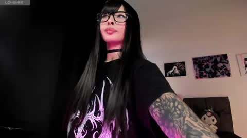 Snapshot of satanbabee_ chatting on 24, 6, 2026 im expecting 300 thumbs up on my altar online show from 24, 6, 2026