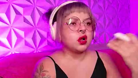 Gina George online show from 3, 11, 2025