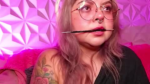 Gina George online show from 26, 11, 2025