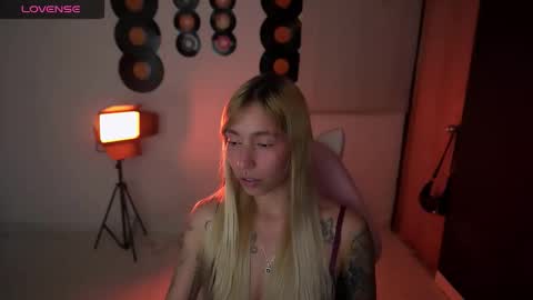 I AM JENN  online show from 12, 4, 2026