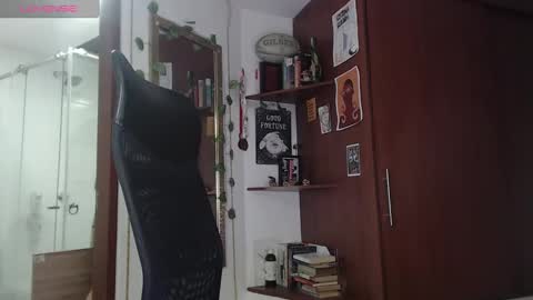 Snapshot of saucy_zaren chatting on 28, 12, 2024 Zaren online show from 28, 12, 2024