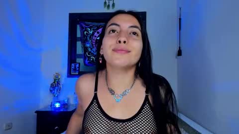 Snapshot of saucy_zaren chatting on 11, 9, 2025 Zaren online show from 11, 9, 2025